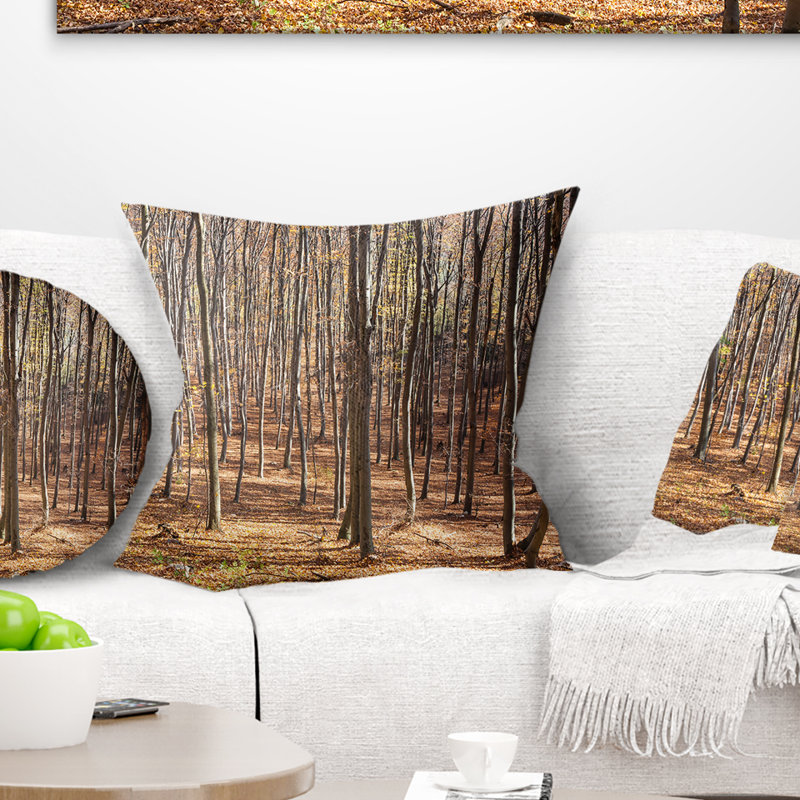 Épais forêt de feuillus des Carpates - coussin imprimé forêt, 18 po x 18 po, Coussin décoratif