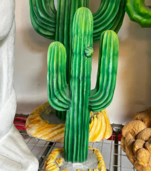 Statue de petit cactus grandeur nature