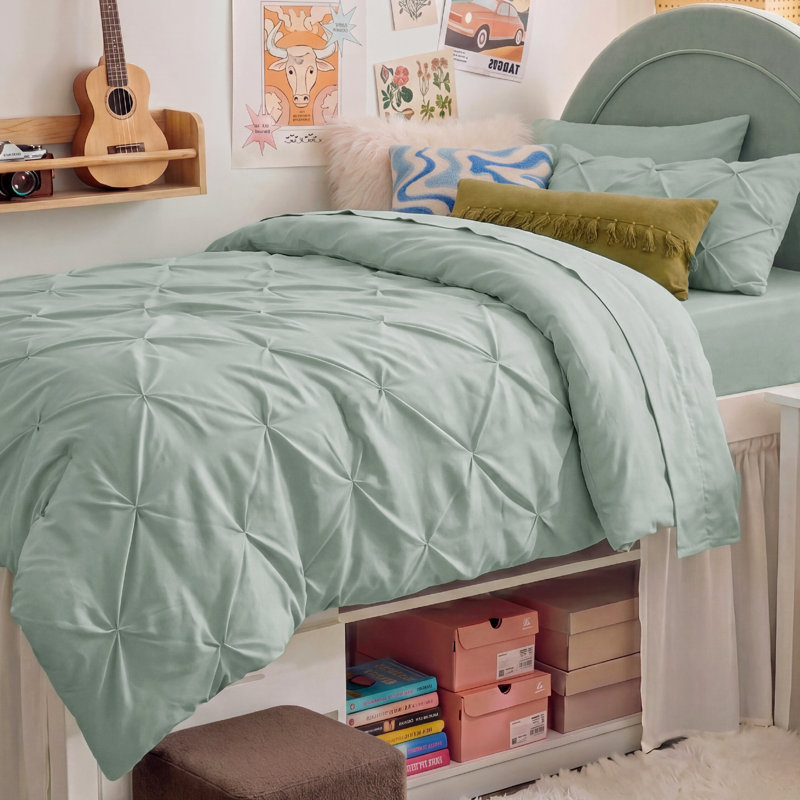 Bedsure Twin/Twin-XL Burgundy Pintuck Bed-in-a-Bag - Sage Green Pinch Pleat Comforter Set with Sheets, Pillowcases & Shams for Dorm Room(Set of 5)
