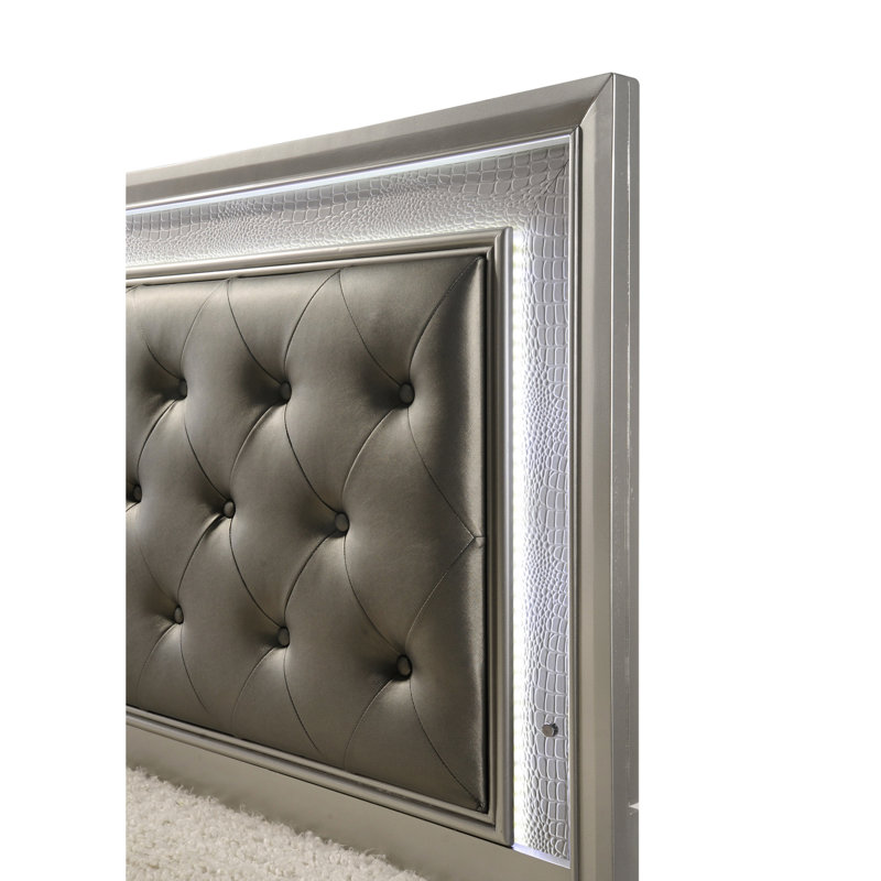 Lit glamour en peau de crocodile à DEL beige avec tête de lit en cristal et design blanc rembourré