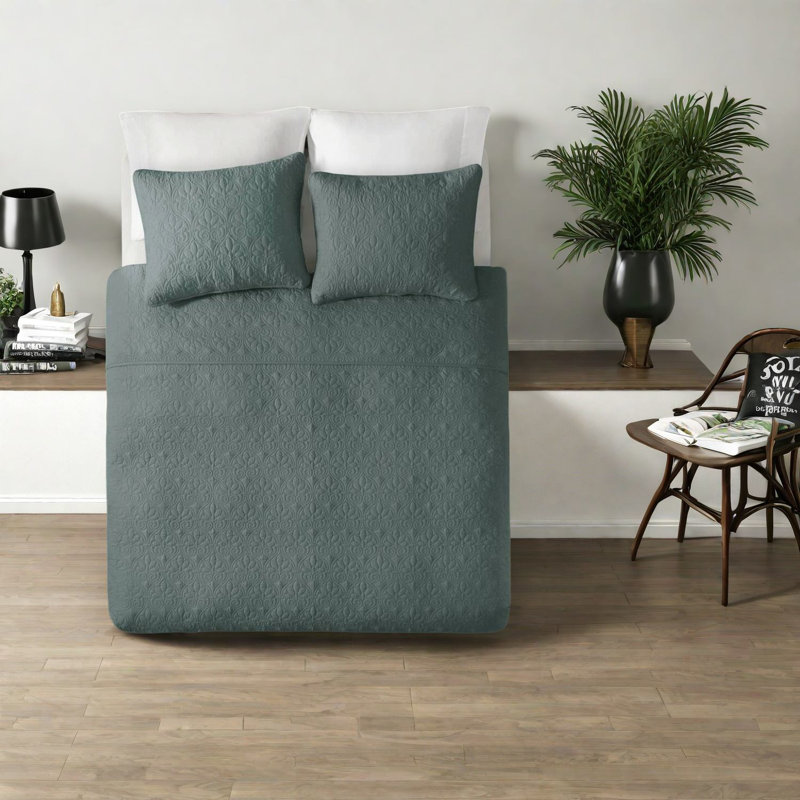 Comfortable Polyester Bedding Sets, Reversible Design For Home