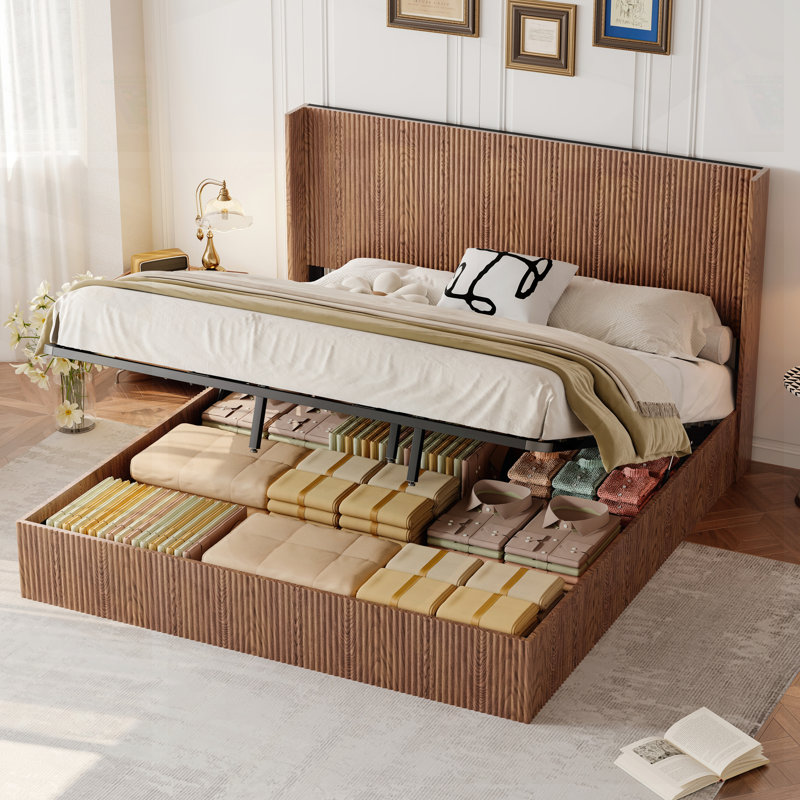 Cadre de lit très grand en bois ondulé, sans sommier, design rustique et moderne