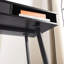 Bureau Mid-Century avec ports USB et prise de courant, bureau d'écriture moderne avec tiroirs, bureau d'ordinateur multifonctionnel-705791126