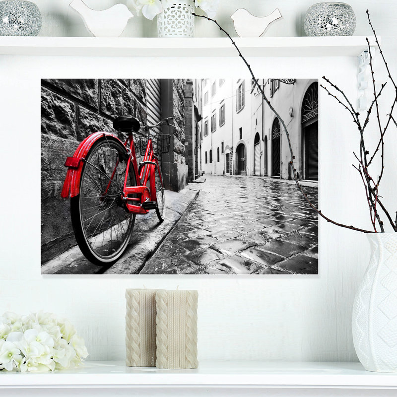« Retro Vintage Red Bike » - Reproduction de photo, H 20 po x l 20 po x P 1 po, Toile tendue
