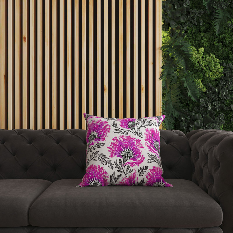 Coussin décoratif intérieur / extérieur Whimsical Wilds, H 16 po x l 16 po, Blanc / rose vif