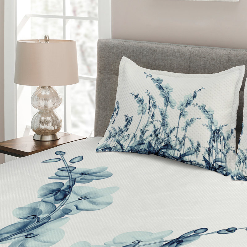Farmhouse / Country Floral Coverlet, King Bedspread + 2 Shams