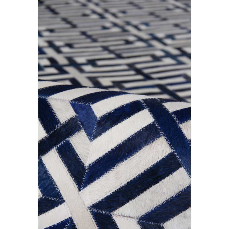 Natural Hide hand-tufted Leather Hide Navy/Ivory Area Rug