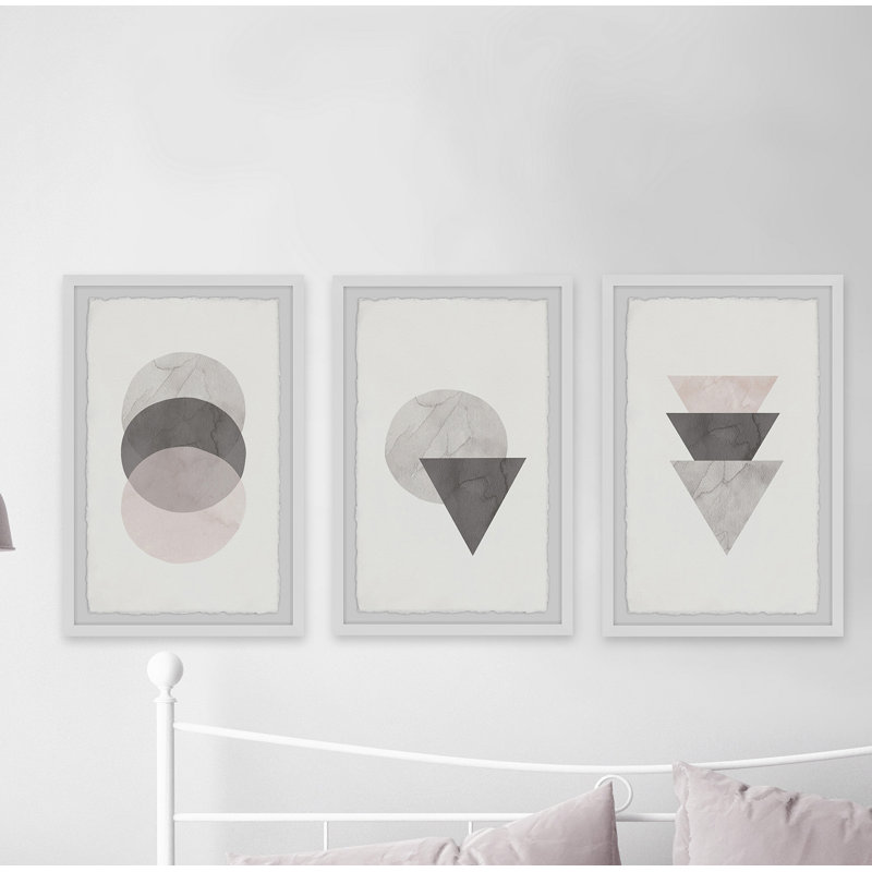 Triangle de triangles et de cercles empilés, H 24 po x l 16 po