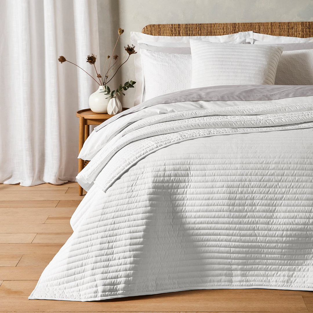 Quilted Lines 220x230cm Bedspread