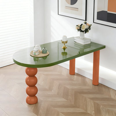 Simple, Creative and Fashionable Dining Table
