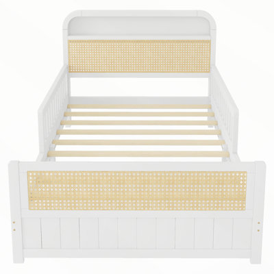 Structure de lit en rotin avec lumières DEL et tête de lit avec rangement