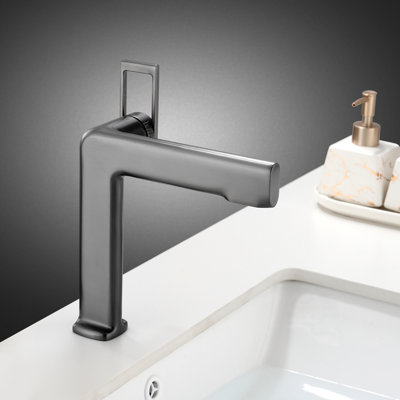 Single-handle Bathroom Faucet