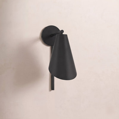 Dannie 1-Light Wall Sconce In Matte Black