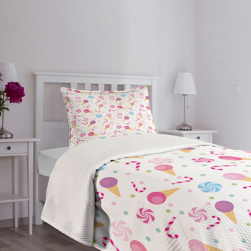 White Quilted Twin Bedspread Set with Candy Print