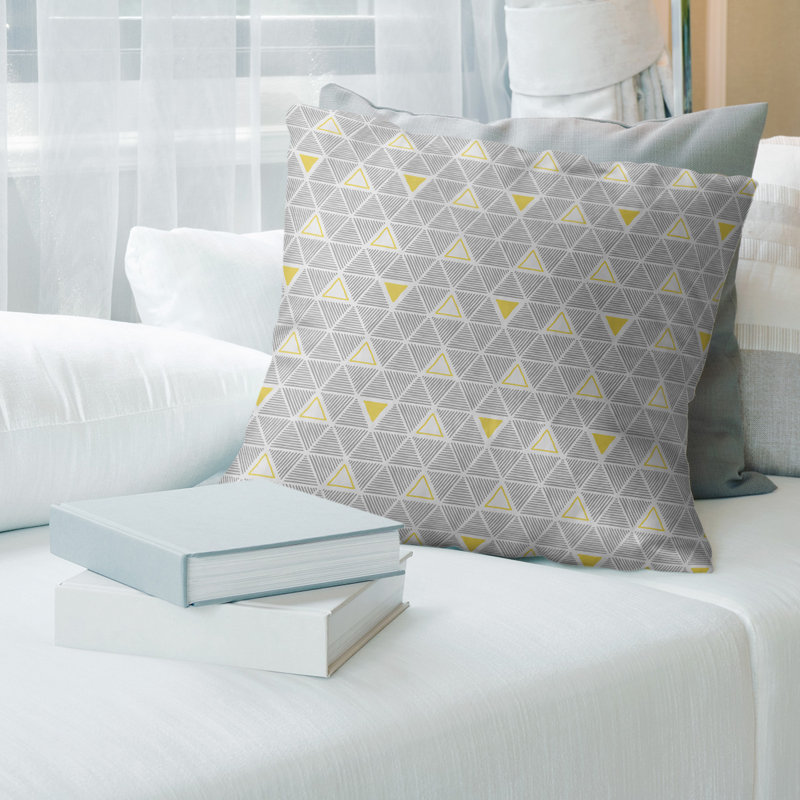 Coussin décoratif triangles dessinés à la main, H 18 po x l 18 po, Jaune, Bourre en polyester