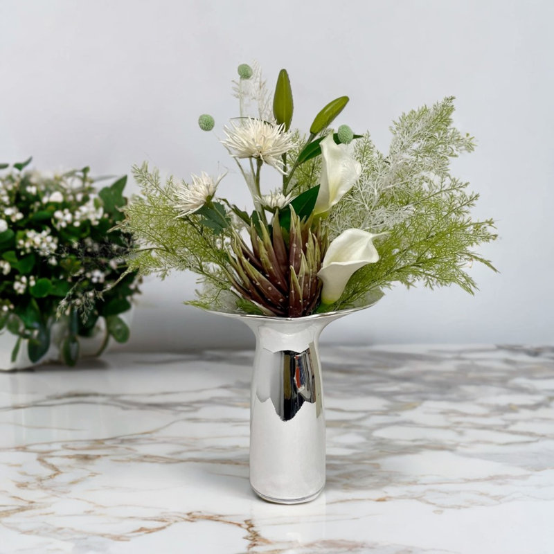 Bouquets simulés et décorations florales