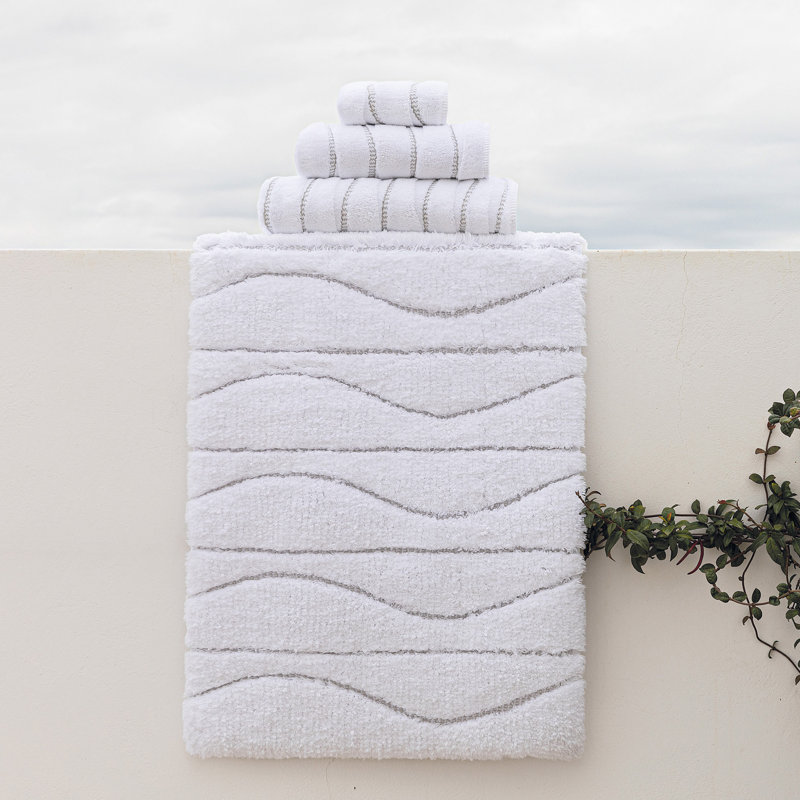 Opera Abstract Bath Rug, 28" W x 47" L, White