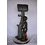 Statue en bronze d'un garçon debout près de sa boîte aux lettres regardant des oiseaux 25 po x 22 po x H 51 po