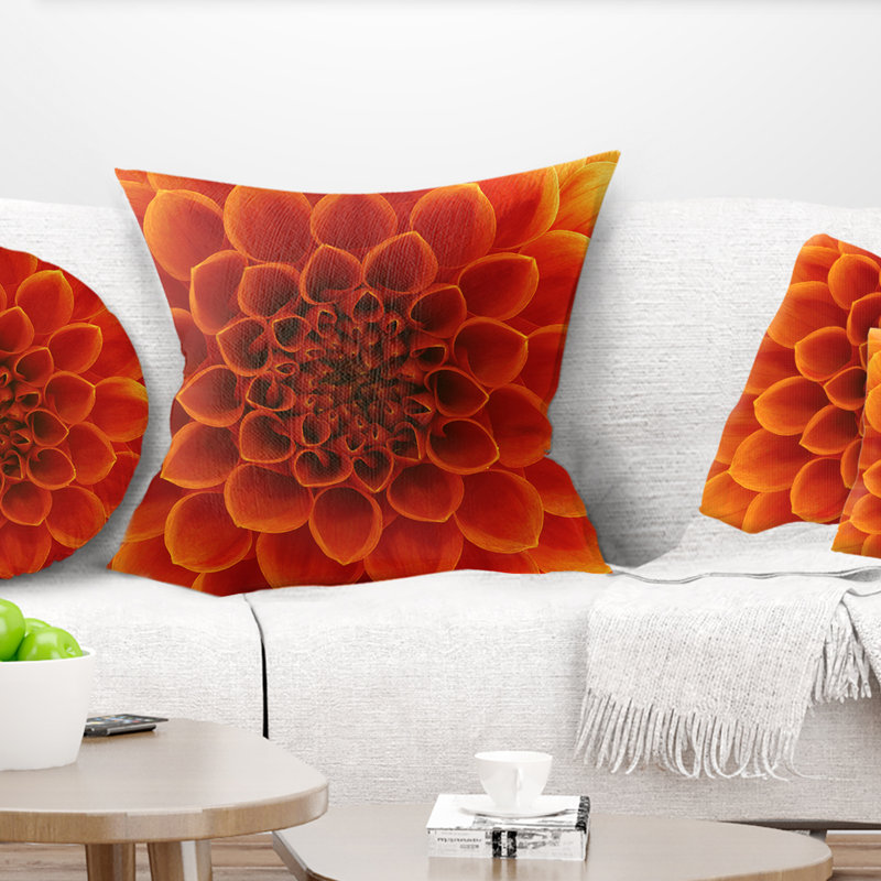 Pétales de fleurs abstraites - Coussin décoratif à imprimé floral, 16 po x 1 po, Carré, Orange