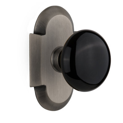 Cottage Plate with Black Porcelain Door Knob