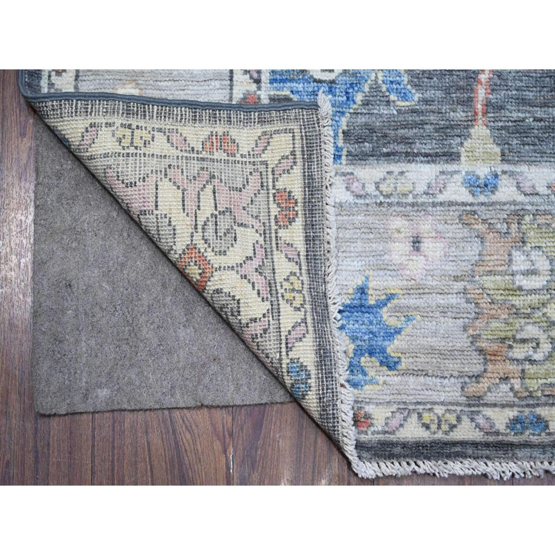 Tapis oriental gris en laine 6 pi x 8 pi 8 po Angora