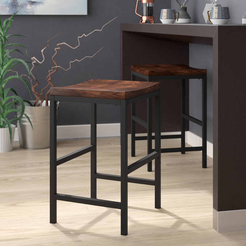 Tabouret de comptoir moderne noir de 24 pouces avec siège en bois de manguier durable et structure en fer thermolaqué