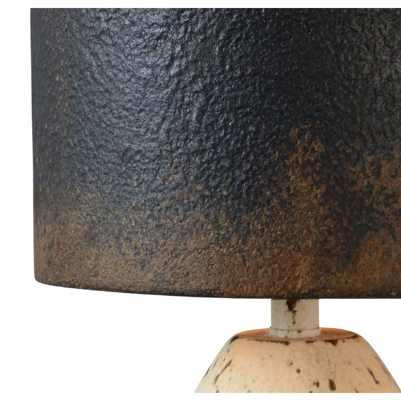 Léa Resin Table Lamp