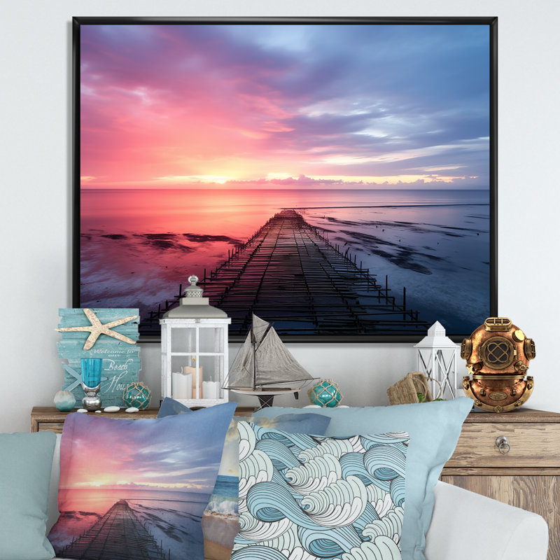 «Pink and Blue Pier» Horizon Sunset II, Cadre flottant noir, H 12 po x l 20 po x P 1 po