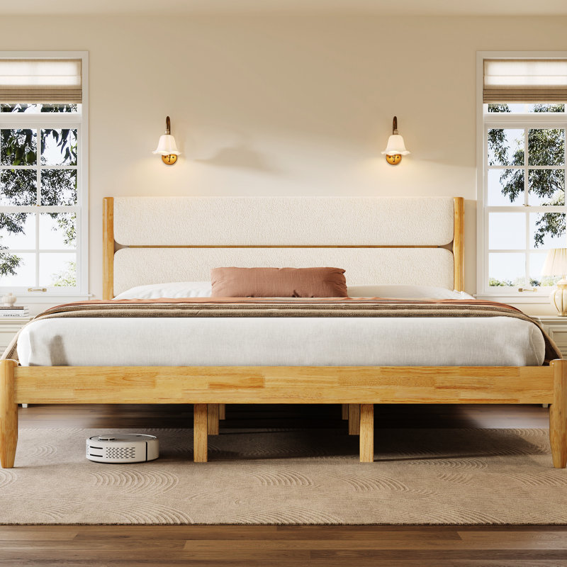 Structure de lit pour très grand lit en bois d'hévéa massif, tête de lit recouverte de molleton de luxe, quatre pieds fuselés de 2,56 po, aucun sommier tapissier nécessaire avec conception en bois, revêtement rembourré