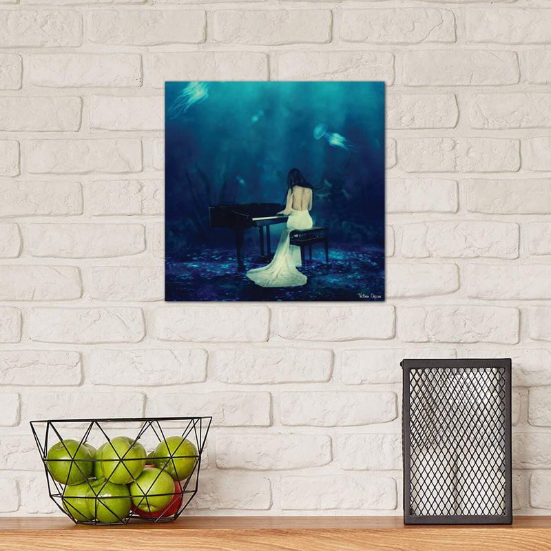 «Under the Surface» par Victoria Obscure - impression d'art graphique, H 12 po x l 12 po x P 1,5 po, Toile tendue