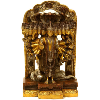Lord Vishnu dans son grossissement cosmique
