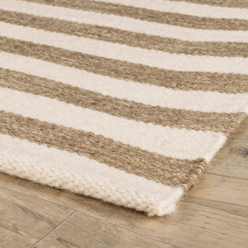 Tapis en laine naturel / ivoire Renelso, Rectangle de 5 pi x 8 pi