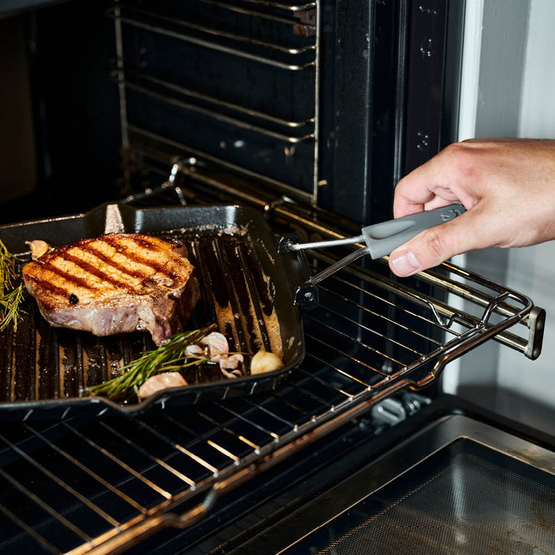 9.45 in. Cast Iron Square Grill Pan
