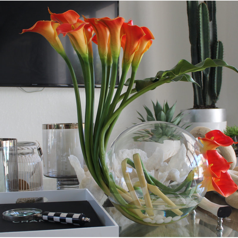 Pièce maîtresse en vase crosswinds calla lilies, Manguier