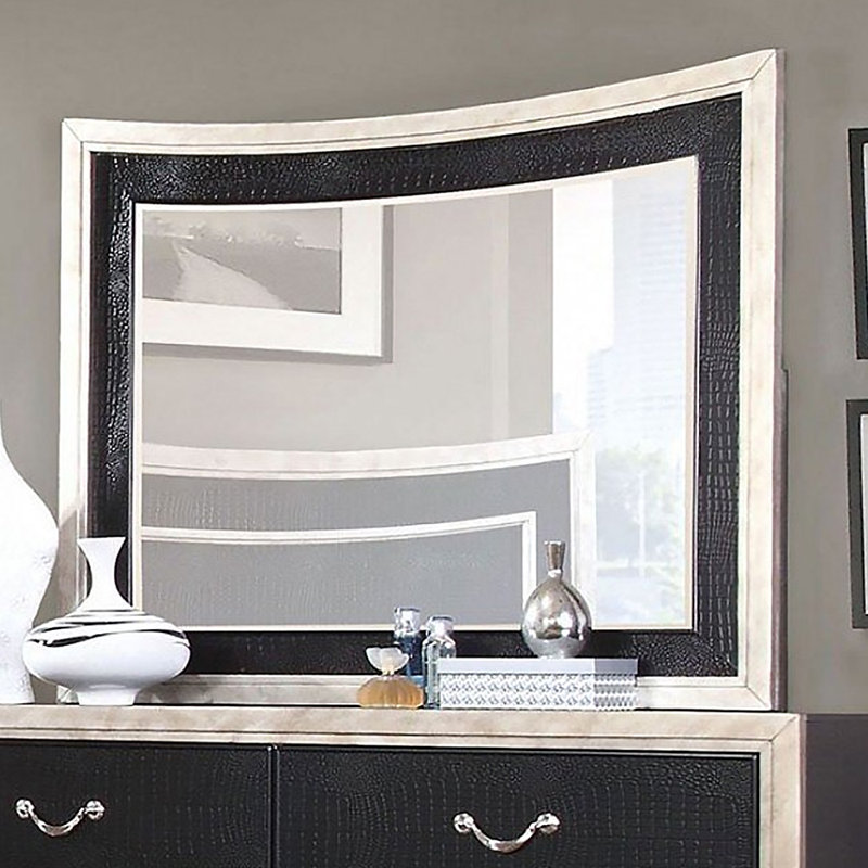 Miroir Kilyan en noir, finition dorée