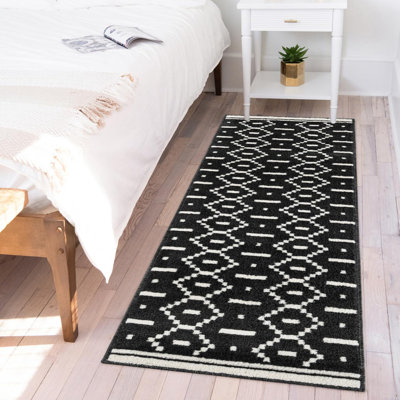 Ivy Bronx Begna Nathanyl Rug Black