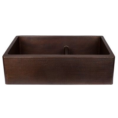 Évier de cuisine à double cuve 33 "en cuivre martelé à tablier frontal 33/40 avec cloison courte 5"