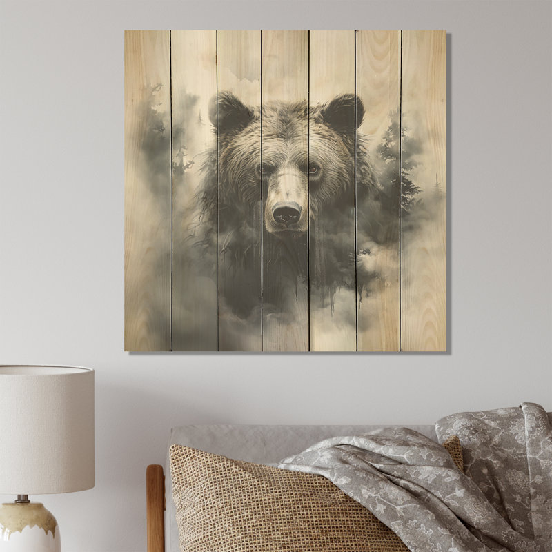 «Wild Grizzly Bear Wandering» - Ours sur bois, H 25 po x l 25 po
