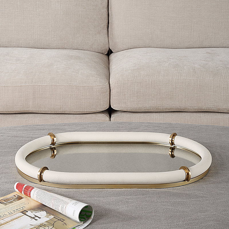 Plateau ovale en cuir Uttermost Chypre