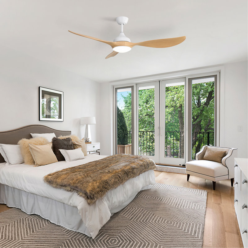 Ventilateur de plafond moderne 56 pouces à DEL à intensité variable et moteur à courant continu silencieux et réversible pour l'intérieur et l'extérieur