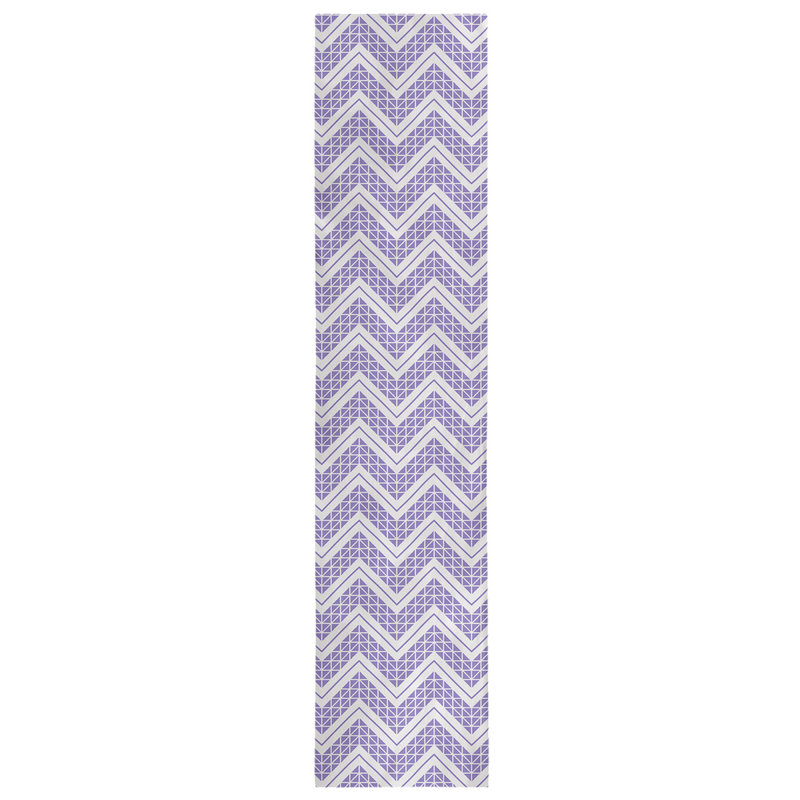 Chemin de table à chevrons à la main classic Stephenie, Mauve lavande, 16 po x 90 po