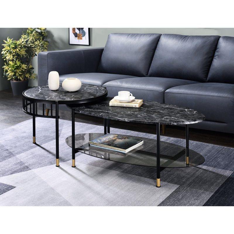 Tables gigognes élégantes en métal avec dessus en pierre d'ingénierie et tablette inférieure avec 2 bases