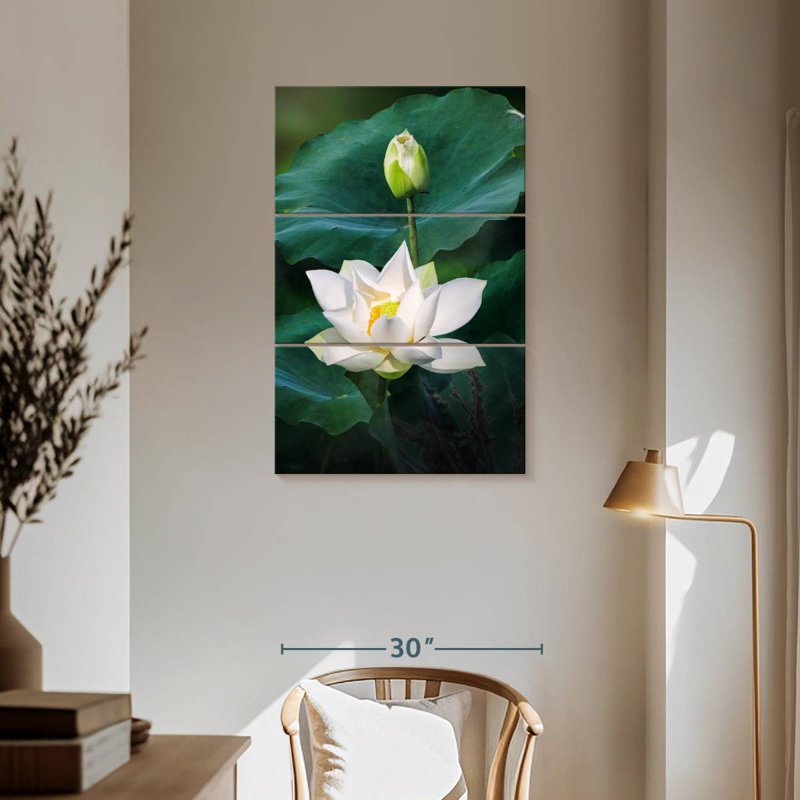 Harnek en fleurs de lotus blancs, H 57 po x l 36 po