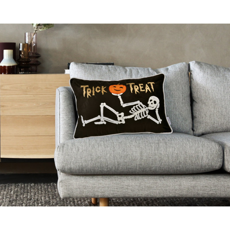 Coussin décoratif en velours squelette Trick or traiter