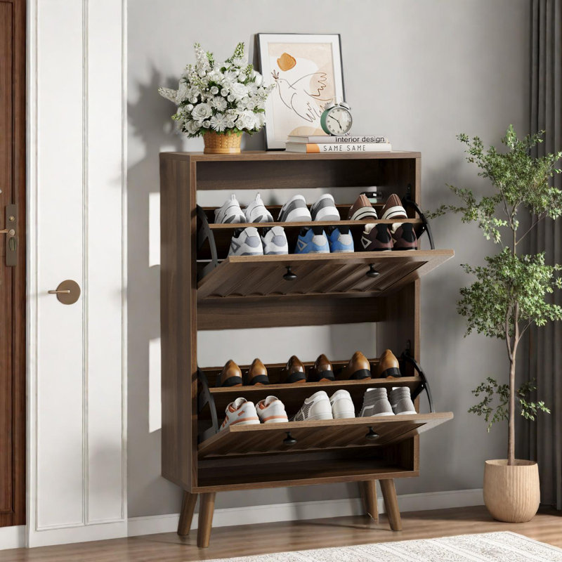 Armoire à chaussures verticale de style médiéval avec tiroirs inclinables et tablettes réglables