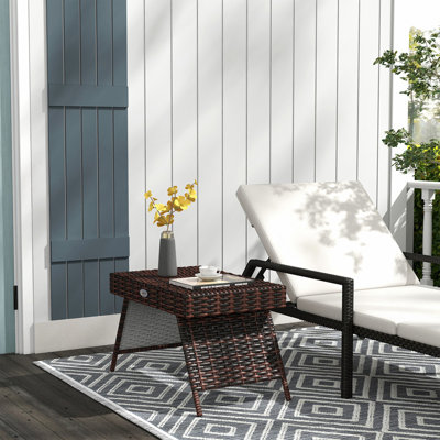 Table d'appoint pliante en rotin Outsunny, table de bout d'extérieur, table basse en rotin PE tissé à la main pour balcon, cour, jardin, pelouse, cour, brun