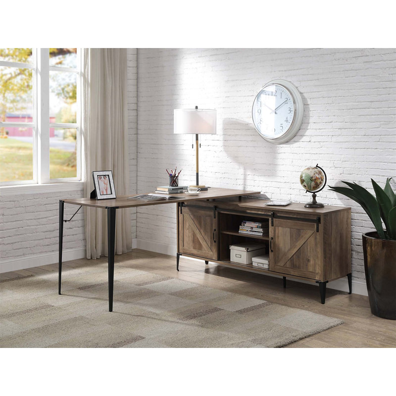 Bureau d'écriture en L Zakwani avec rangement pour porte de grange coulissante et pieds en métal, parfait pour les petits espaces et l'organisation efficace.