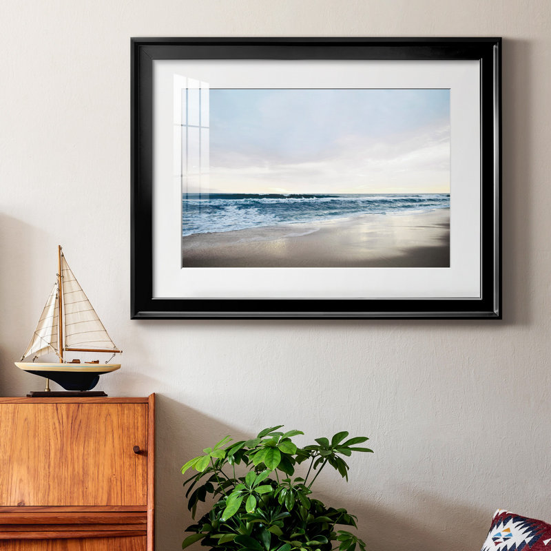 Shimmering Dawn - reproduction de photo encadrée, H 22,5 po x l 30,5 po x P 1,5 po, Papier avec cadre noir