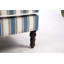 Chaise d'appoint rembourrée, fauteuil vintage avec tissu en lin rayé bleu et blanc et garniture cloutée pour le salon