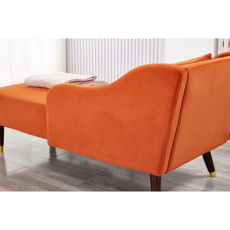 Magnifique chaise orange recouverte de velours